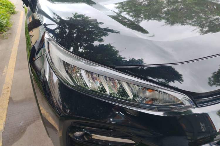 Used Toyota Wildlander 2020 2.0L CVT 4x4 Luxury Edition Right Front Headlight