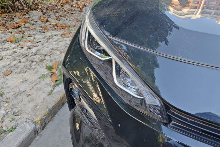 Used Toyota Wildlander 2020 Dual-Engine 2.5L E-CVT Two-Wheel Drive Luxury Edition Right Front Headlight