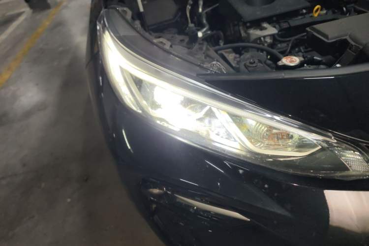 Used Toyota Wildlander 2020 2.0L CVT Two-Wheel Drive Prestige Edition Right Front Headlight