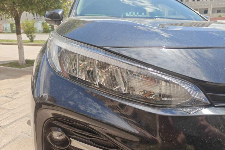 Used Toyota Wildlander 2020 Dual-Motor 2.5L E-CVT Four-Wheel Drive Luxury Edition Right Front Headlight
