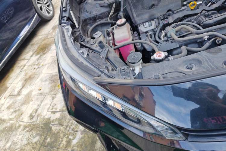 Used Toyota Wildlander 2020 Dual-Motor 2.5L E-CVT Four-Wheel Drive Luxury Edition Right Front Headlight