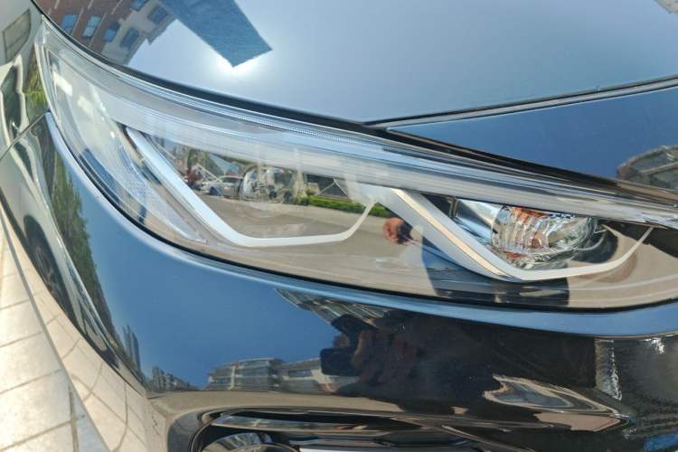Used Toyota Wildlander 2020 2.0L CVT Two-Wheel Drive Prestige Edition Right Front Headlight
