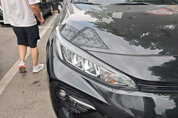 Used Toyota Wildlander 2020 Dual-Motor 2.5L E-CVT Four-Wheel Drive Luxury Edition Right Front Headlight