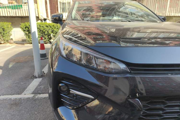 Used Toyota Wildlander 2020 2.0L CVT 4x4 Luxury Edition Right Front Headlight