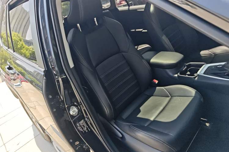 Used Toyota Wildlander 2020 Dual-Motor 2.5L E-CVT Four-Wheel Drive Luxury Edition Right Front Seat