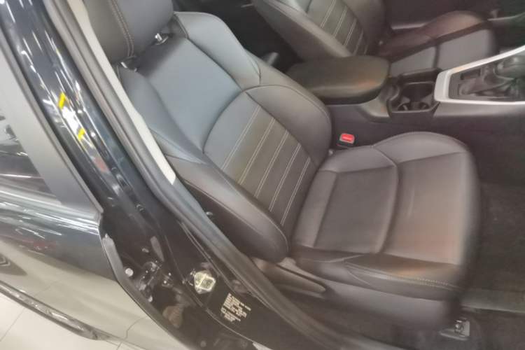Used Toyota Wildlander 2020 2.0L CVT 4x4 Luxury Edition Right Front Seat