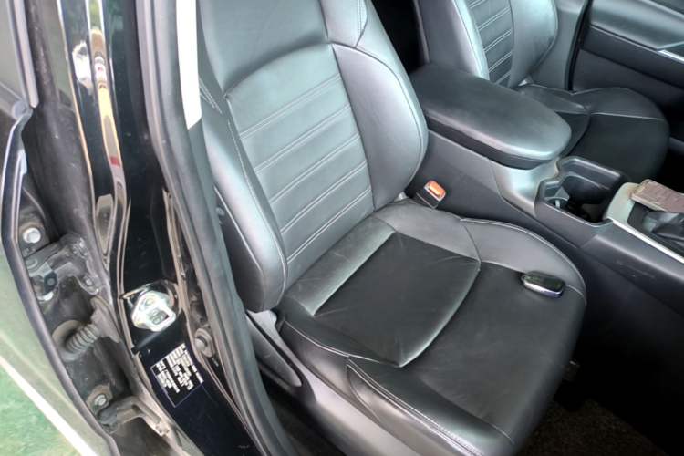 Used Toyota Wildlander 2020 2.0L CVT Two-Wheel Drive Luxury Edition Right Front Seat