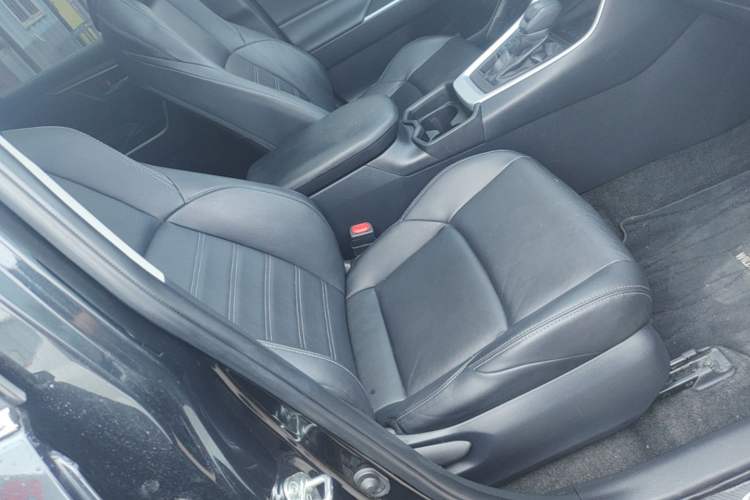 Used Toyota Wildlander 2020 2.0L CVT 4x4 Luxury Edition Right Front Seat