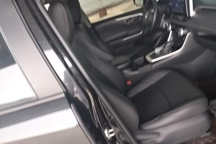 Used Toyota Wildlander 2020 2.0L CVT Two-Wheel Drive Leading Edition Right Front Seat