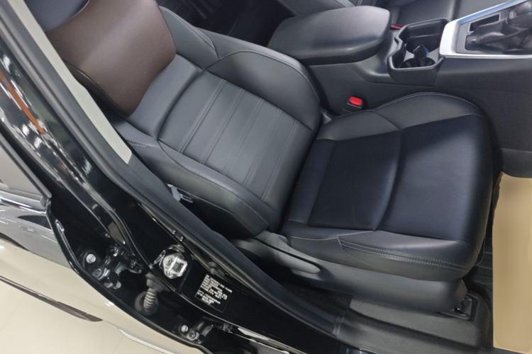 Used Toyota Wildlander 2020 2.0L CVT Two-Wheel Drive Luxury Edition Right Front Seat