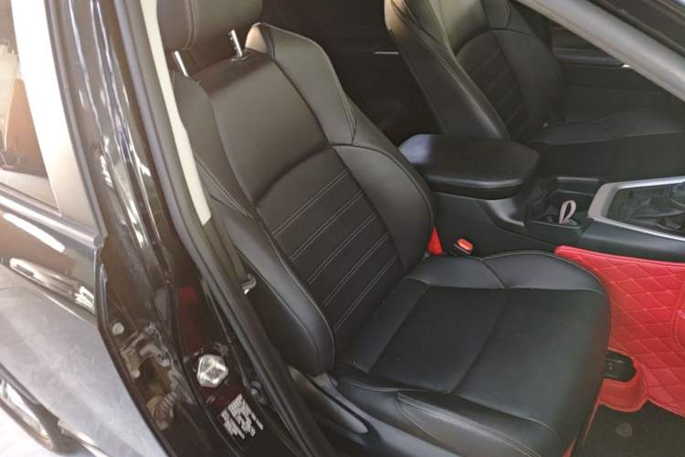 Used Toyota Wildlander 2020 2.0L CVT Two-Wheel Drive Luxury Edition Right Front Seat