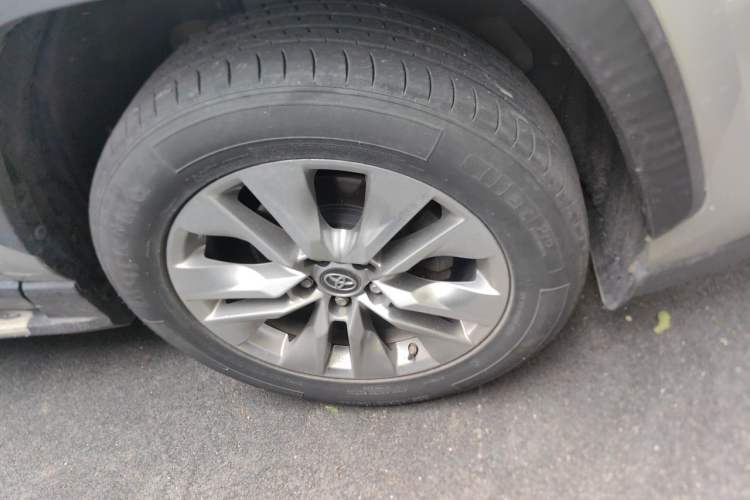Used Toyota Wildlander 2020 2.0L CVT 4x4 Luxury Edition Right Front Wheel Hub