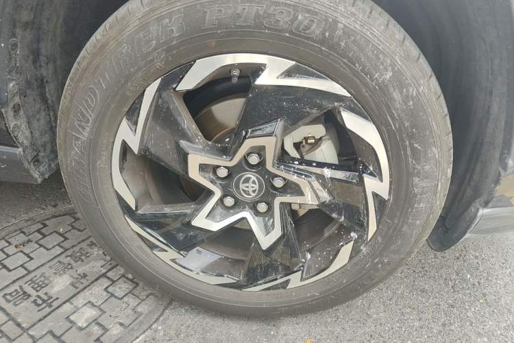 Used Toyota Wildlander 2020 2.0L CVT 4x4 Tech Edition Right Front Wheel Hub