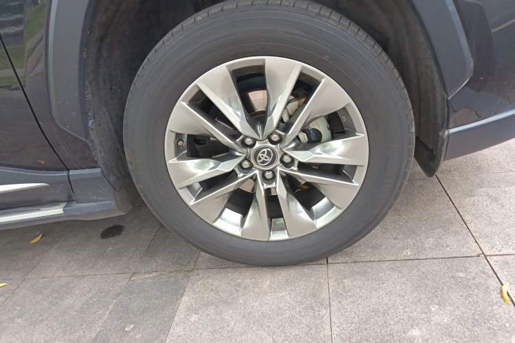 Used Toyota Wildlander 2020 2.0L CVT 4x4 Luxury Edition Right Front Wheel Hub