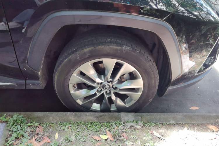 Used Toyota Wildlander 2020 2.0L CVT Two-Wheel Drive Luxury Edition Right Front Wheel Hub
