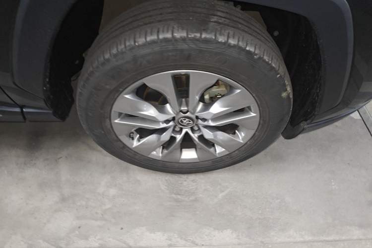 Used Toyota Wildlander 2020 Dual-Engine 2.5L E-CVT Two-Wheel Drive Luxury Edition Right Front Wheel Hub
