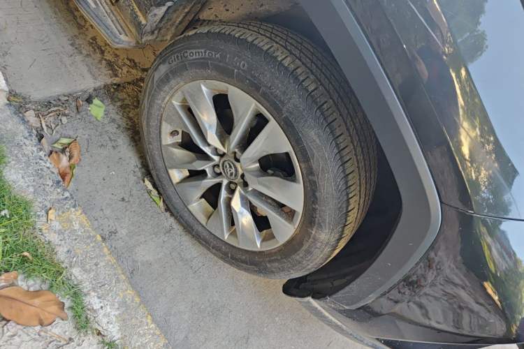 Used Toyota Wildlander 2020 Dual-Engine 2.5L E-CVT Two-Wheel Drive Luxury Edition Right Front Wheel Hub