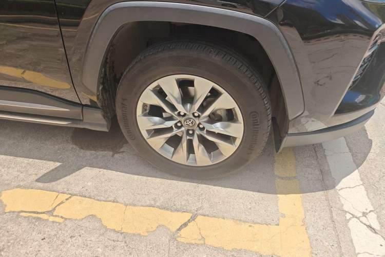 Used Toyota Wildlander 2020 2.0L CVT 4x4 Luxury Edition Right Front Wheel Hub