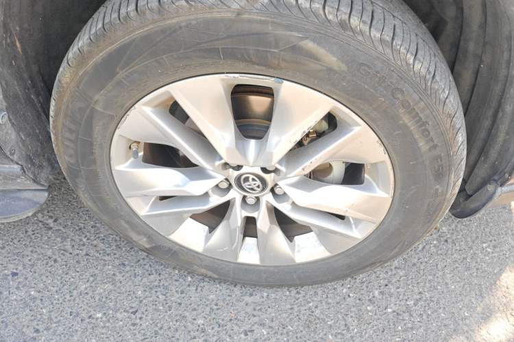 Used Toyota Wildlander 2020 Dual-Engine 2.5L E-CVT Two-Wheel Drive Luxury Edition Right Front Wheel Hub