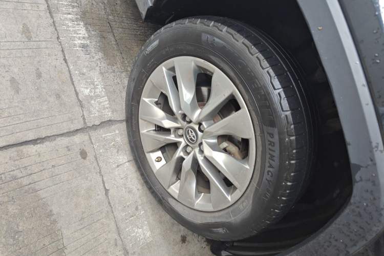 Used Toyota Wildlander 2020 Dual-Engine 2.5L E-CVT Two-Wheel Drive Luxury Edition Right Front Wheel Hub