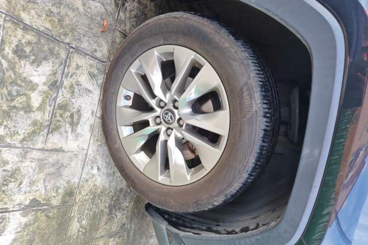 Used Toyota Wildlander 2020 Dual-Motor 2.5L E-CVT Four-Wheel Drive Luxury Edition Right Front Wheel Hub