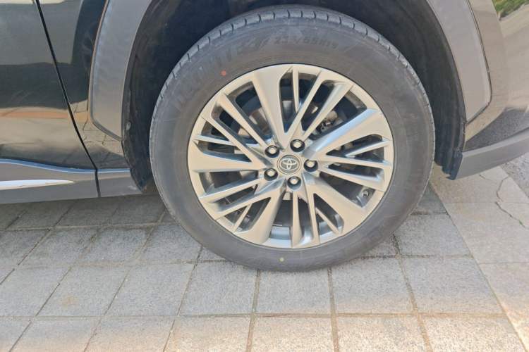 Used Toyota Wildlander 2020 2.0L CVT Two-Wheel Drive Prestige Edition Right Front Wheel Hub