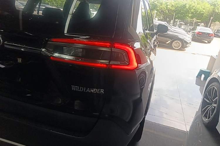 Used Toyota Wildlander 2020 2.0L CVT Two-Wheel Drive Luxury Edition Right Rear Taillight