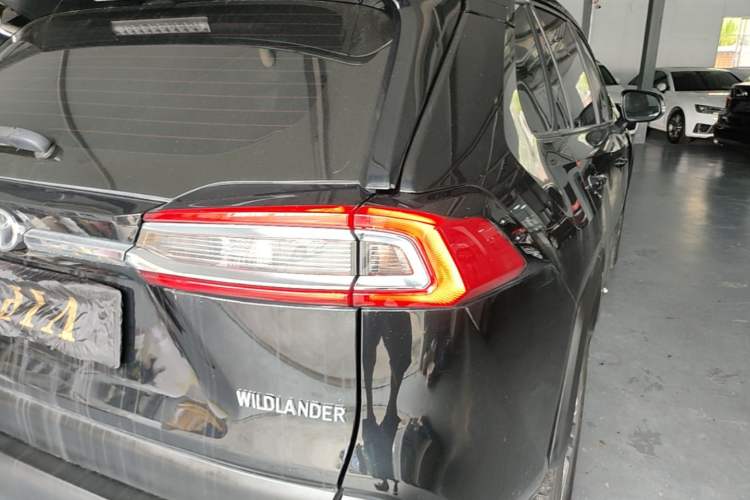 Used Toyota Wildlander 2020 2.0L CVT Two-Wheel Drive Luxury Edition Right Rear Taillight
