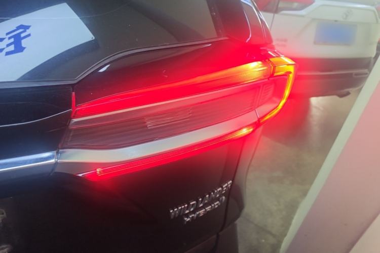 Used Toyota Wildlander 2020 Dual-Engine 2.5L E-CVT Two-Wheel Drive Luxury Edition Right Rear Taillight