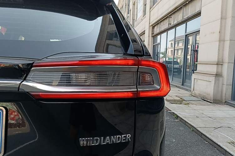 Used Toyota Wildlander 2020 2.0L CVT Two-Wheel Drive Luxury Edition Right Rear Taillight