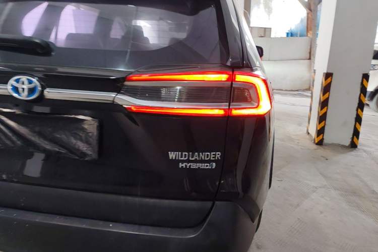 Used Toyota Wildlander 2020 Dual-Engine 2.5L E-CVT Two-Wheel Drive Luxury Edition Right Rear Taillight