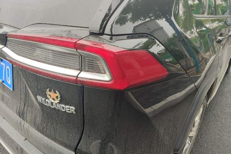 Used Toyota Wildlander 2020 2.0L CVT Two-Wheel Drive Luxury Edition Right Rear Taillight
