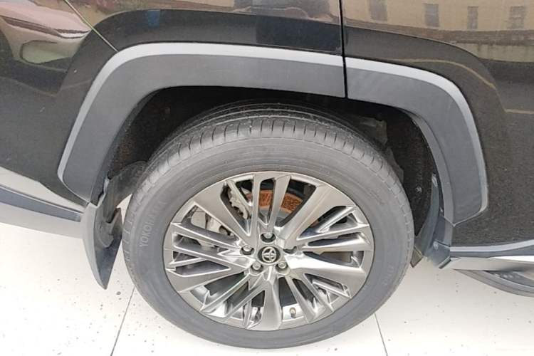 Used Toyota Wildlander 2020 2.0L CVT Four-Wheel Drive Premium Edition Right Rear Wheel Hub