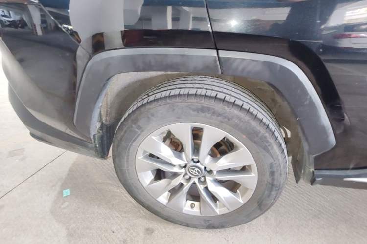 Used Toyota Wildlander 2020 Dual-Engine 2.5L E-CVT Two-Wheel Drive Luxury Edition Right Rear Wheel Hub