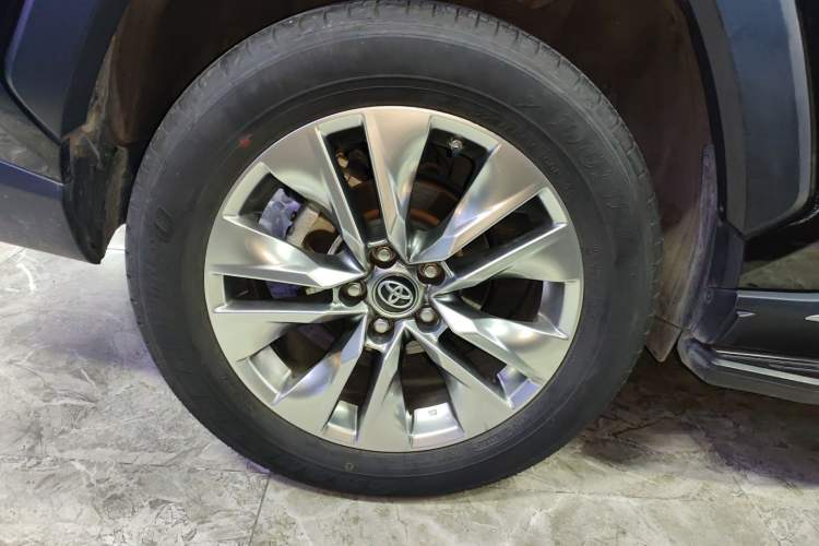 Used Toyota Wildlander 2020 Dual-Engine 2.5L E-CVT Two-Wheel Drive Luxury Edition Right Rear Wheel Hub