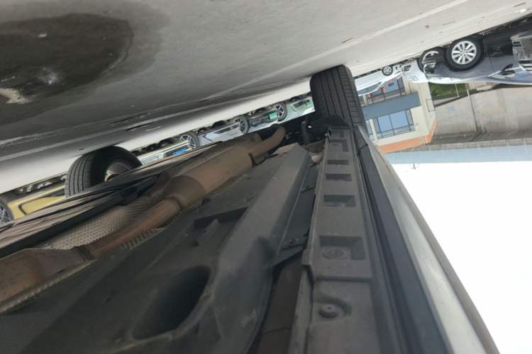Used Toyota Wildlander 2020 Dual-Engine 2.5L E-CVT Two-Wheel Drive Luxury Edition Right Side Sill