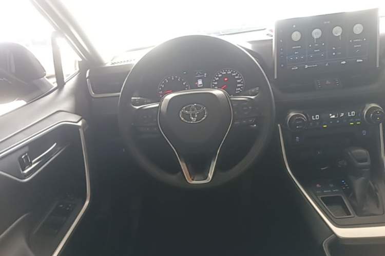 Used Toyota Wildlander 2020 2.0L CVT Two-Wheel Drive Luxury Edition Steering Wheel