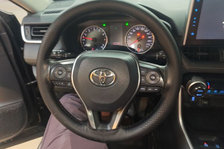Used Toyota Wildlander 2020 2.0L CVT 4x4 Luxury Edition Steering Wheel