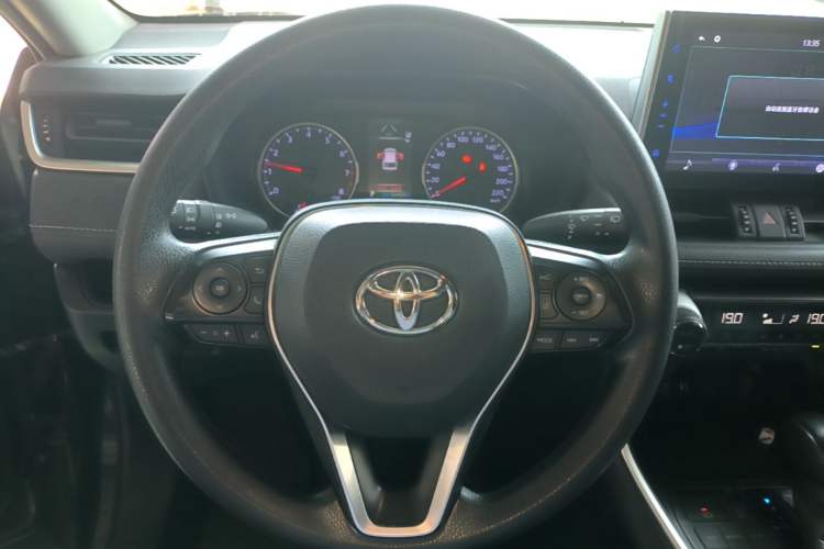 Used Toyota Wildlander 2020 2.0L CVT Two-Wheel Drive Luxury Edition Steering Wheel
