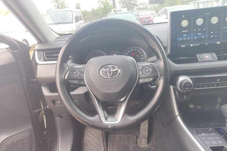 Used Toyota Wildlander 2020 2.0L CVT 4x4 Luxury Edition Steering Wheel
