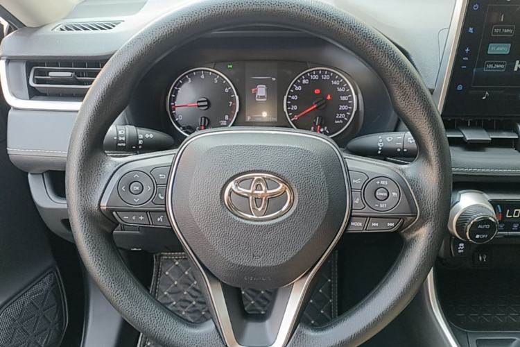 Used Toyota Wildlander 2020 2.0L CVT Two-Wheel Drive Luxury Edition Steering Wheel