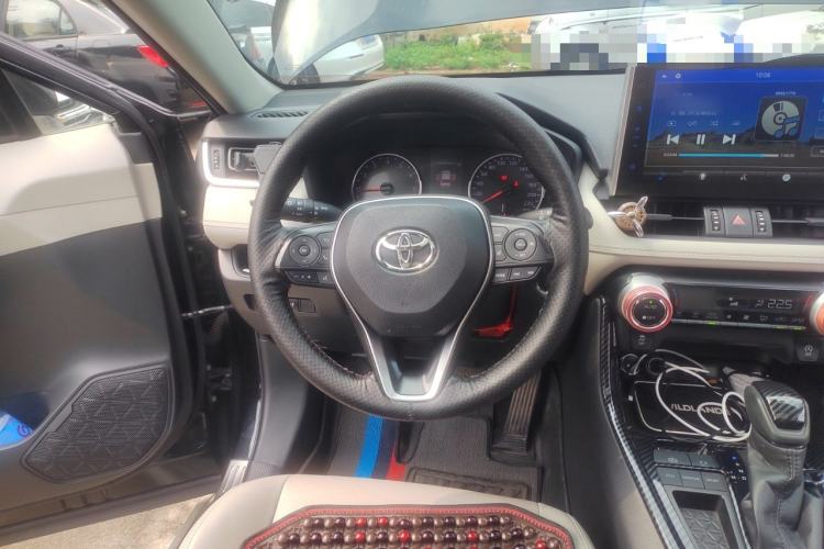 Used Toyota Wildlander 2020 2.0L CVT Two-Wheel Drive Luxury Edition Steering Wheel
