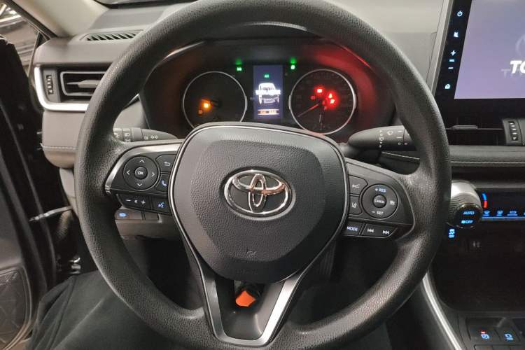 Used Toyota Wildlander 2020 2.0L CVT Two-Wheel Drive Luxury Edition Steering Wheel