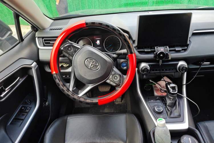 Used Toyota Wildlander 2020 Dual-Motor 2.5L E-CVT Four-Wheel Drive Luxury Edition Steering Wheel