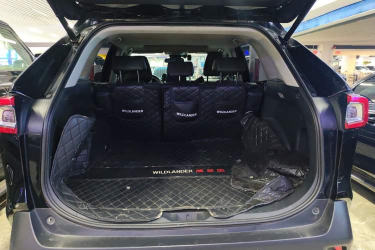 Used Toyota Wildlander 2020 Dual-Engine 2.5L E-CVT Two-Wheel Drive Luxury Edition Trunk