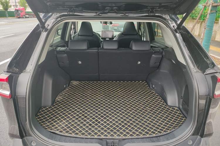 Used Toyota Wildlander 2020 2.0L CVT Two-Wheel Drive Luxury Edition Trunk
