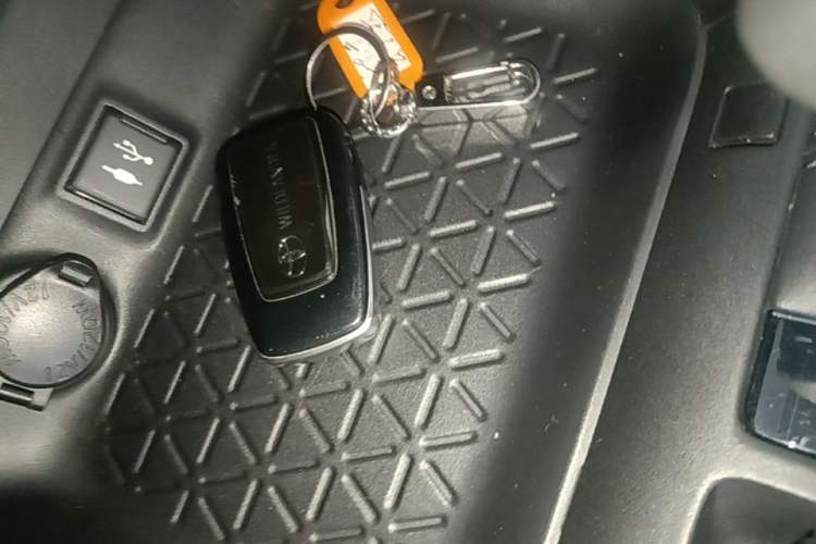 Used Toyota Wildlander 2020 2.0L CVT Two-Wheel Drive Luxury Edition Vehicle Key