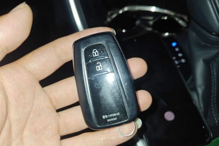 Used Toyota Wildlander 2020 Dual-Engine 2.5L E-CVT Two-Wheel Drive Luxury Edition Vehicle Key