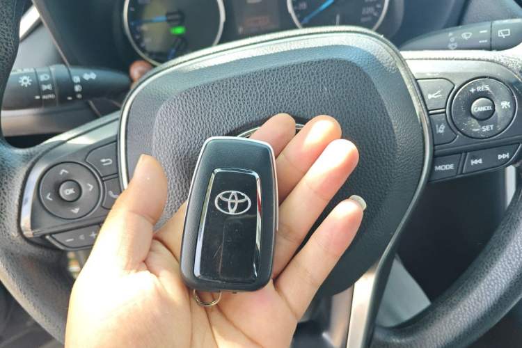 Used Toyota Wildlander 2020 Dual-Engine 2.5L E-CVT Two-Wheel Drive Luxury Edition Vehicle Key
