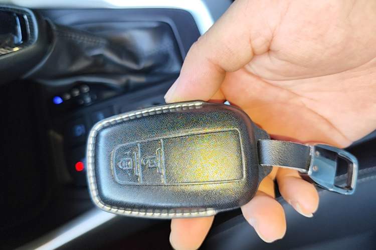 Used Toyota Wildlander 2020 2.0L CVT Two-Wheel Drive Luxury Edition Vehicle Key